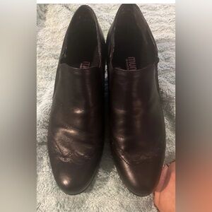 Munro Black Betsy Leather Ankle Bootie 9M